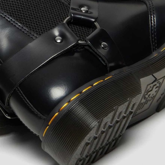 Dr. Martens Wincox Polished Smooth Leather Harness Buckle Black Chelsea Boots - Picture 4 of 16